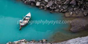 Turquoise Stillness – Fine Art Boat Photography for Serene Wall Decor